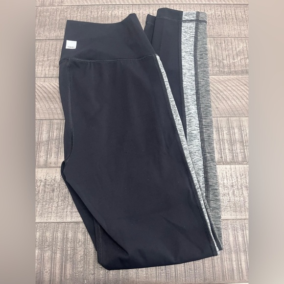 Vuori Black and Gray Athletic Leggings - Picture 3 of 3